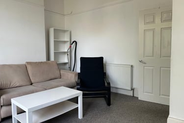 3 bed flat, Napier Terrace, Flat 1, Mutley, Plymouth, PL46ER - Image 11